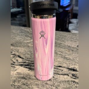 24oz Limited Edition Wide Mouth Hydro Flask in Jelly Purple